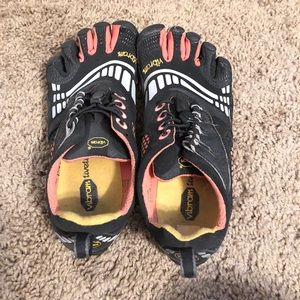 Vibram barefoot shoes